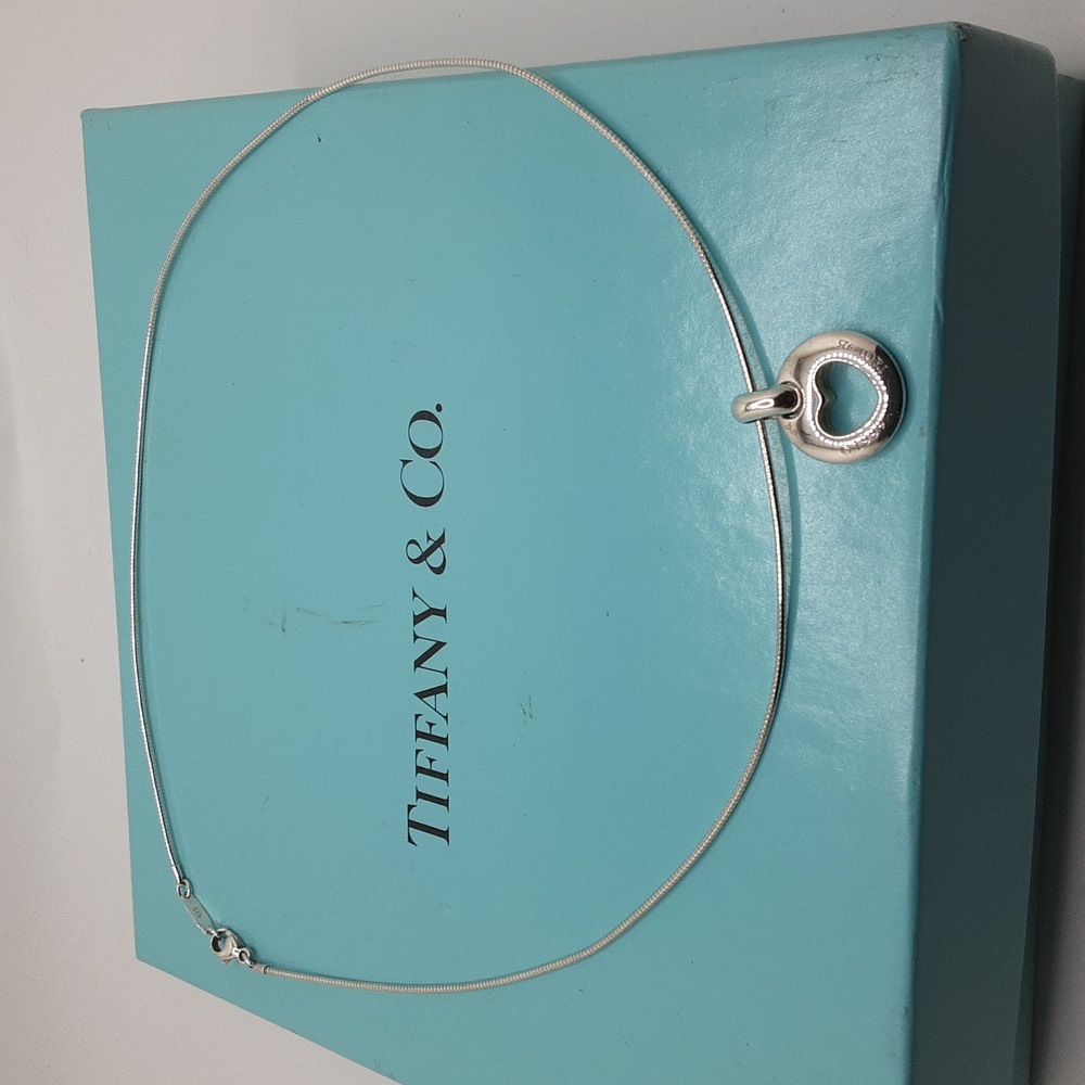 Authentic Tiffany & Co. Pierced Heart Pendant - Excellent Used Condition - Picture 11 of 13